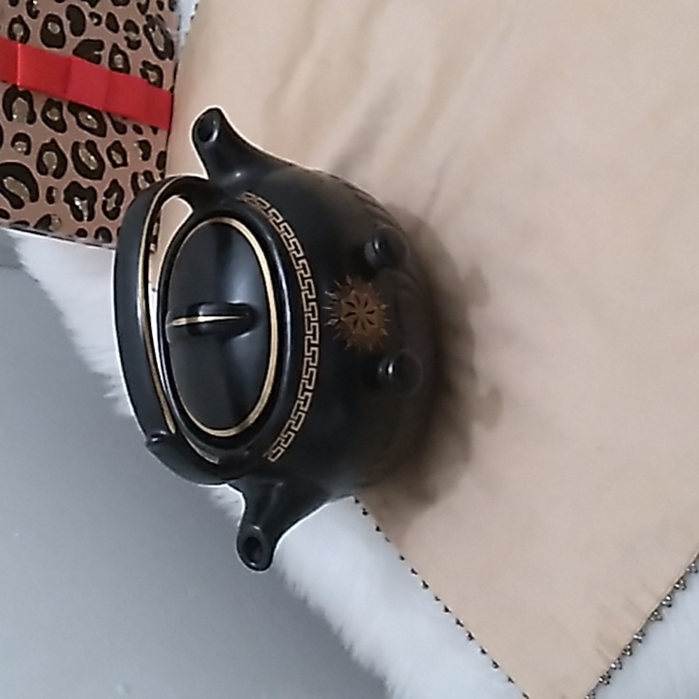 TIP-POT HOT TEA OR COFFEE SERVER